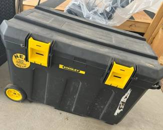 105 Stanley Essential Mobile Chest Tool Box