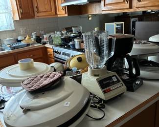 lots of kitchen items