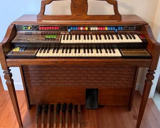 Thomas Playmate Expo Series ColorGlo Organ