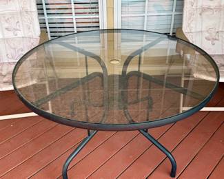Alfordson Round Patio Dining Table with Umbrella Hole