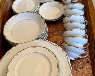 Baronet Gold China Japan Dinnerware Set