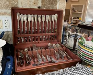 Large Flatware Set