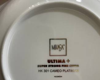 Mikasa Ultima+ China Set Cameo Platinum