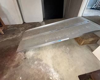 Portable wheel chair ramp