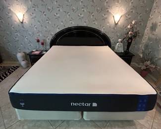 Spotless Nectar memory  foam mattress, boxsprings. King size. 