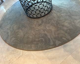 7' round diameter rug 