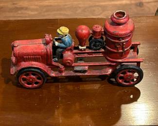 Hubley Cast Iron Fire Pumper Truck Toy