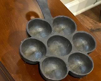 Vintage Cast Iron Cannonball Pan