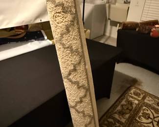 Diamond Trellis Pattern Area Rug