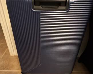 Signature Hardside Spinner Luggage