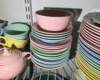 LuRay Pastels Dinnerware Set third image