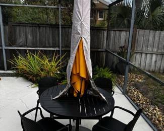 Outdoor Dining Set with Umbrella