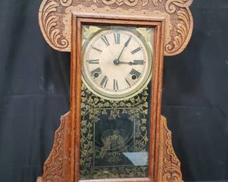 Vintage Wm. L. Gilbert mantel clock