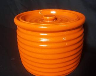 Large Bauer 2000 pottery canister with lid