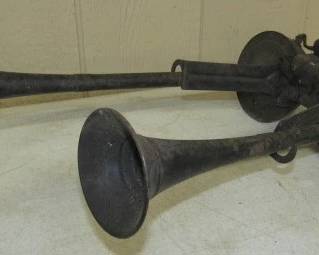 Vintage Air Horns