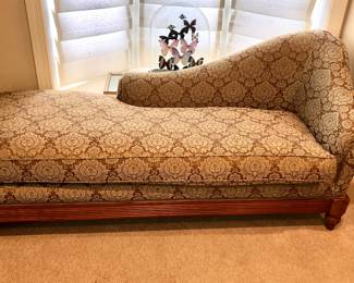 Fainting couch