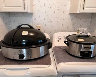 like new Electric roaster & crock pot