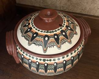 Pottery bean pot/casserole