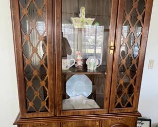 Lovely 2 piece China caninet