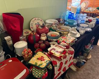 Kitchen items with Apple Theme