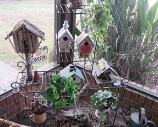 Vintage Metal Plant Stand/Bird Houses