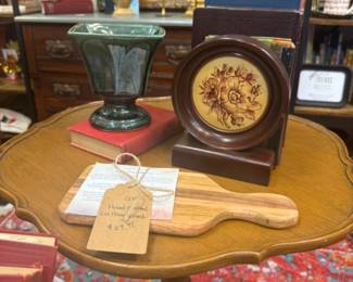 handmade small cutting boards great for decorating or chopping, vintage McCoy pedestal vase, vintage end table, floral vintage bookends