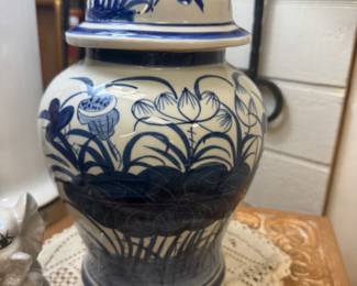 Blue & White porcelain ginger jar with lid featuring a lotus or bamboo floral pattern