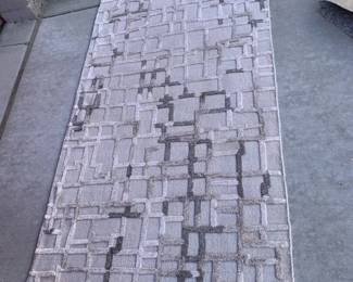 SR141Woven Runner With Raised Pattern