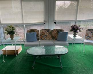 Better view of the patio set