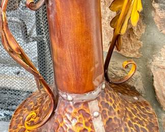 Metal urn in Copper Color