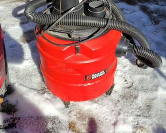8 Gal wet/dry vac