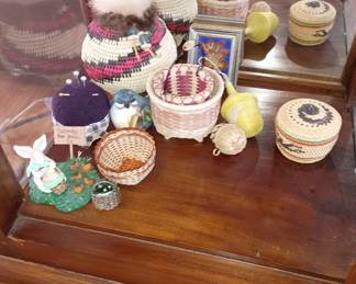 Small and mini baskets items 
