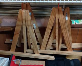 Easel supplies 
