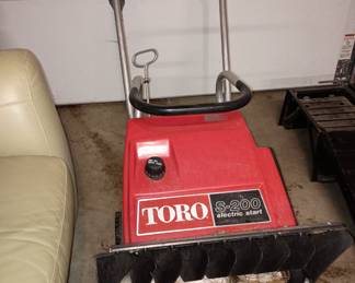 Snow thrower Toro, with electric start