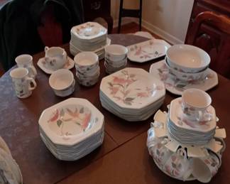 Mikasa dishware 
Microwave and dishwasher safe 