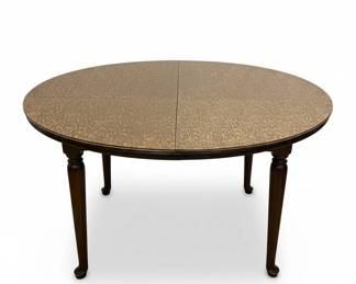 Ethan Allen Dining Table with Four SpindleBack Chairs fifth image