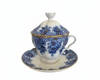 Imperial Lomonosov Porcelain Cup and Saucer with Lid, Bridesmaid Pattern third image