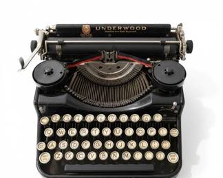 Underwood Standard Four Bank Keyboard Typewriter fourth image