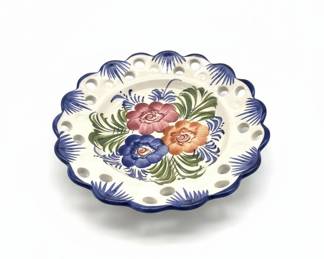 Portuguese Ceramic Decorative Plate with Pierced Lattice Rim fourth image