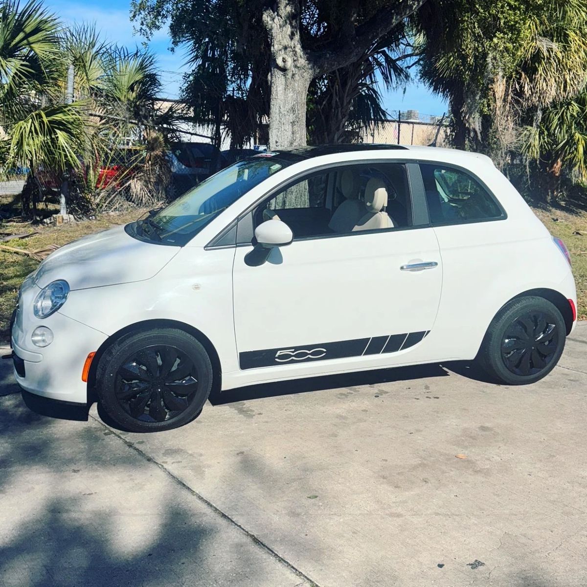 2012 Fiat 500 with Curt Rambler Tow Bar & Blue Ox Patriot Braking System 96,916 miles Orlando Estate Auction