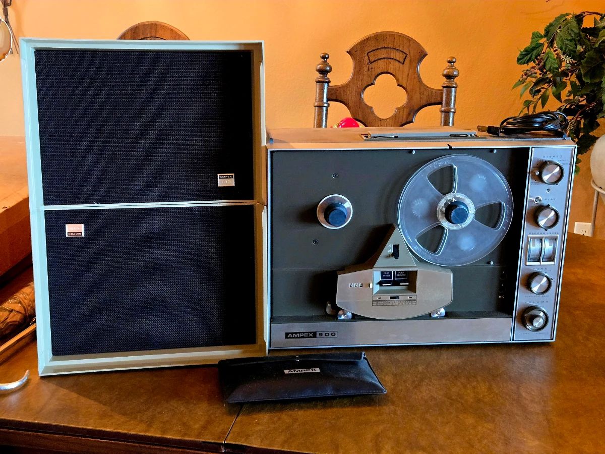 AMPEX 900 Reel To Reel With Speakers