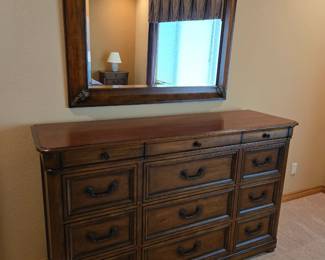GORGEOUS Fine Furniture Design Bedroom Set (Dresser, Chest Of Drawers, 2 Nightstands, Sleigh Bed)