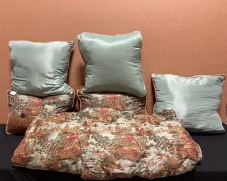 Kyoto Pattern Queen Sized Comforter And Pillows