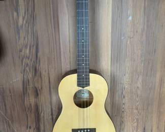 EFF030 Lanikai Handcrafted Ukulele with Wall Mount