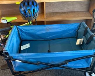 EFF107 Assortment Of Outdoor Goods 