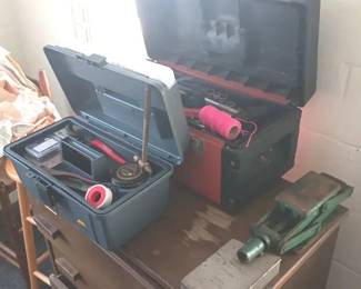 EFF041 Assorted Automotive Tools, Tool Boxes & Floor Jack