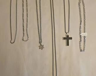 EFF187 - Collection of Men's Chains and Crosses 
