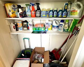 EFF148 Huge Lot Of Cleaning And Kitchen Supplies