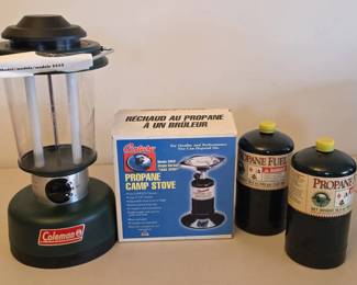 EFF149 - Propane Camp Stove and Coleman Battery Operated Lantern 