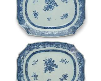 1157
A pair of Chinese Export blue and white porcelain platters
20th century
Each depicting floral and geometric motifs, with shaped ovoid rim
2 pieces
Each: 1.625" H x 15.125" W x 12.375" D
Estimate: $600 - $800